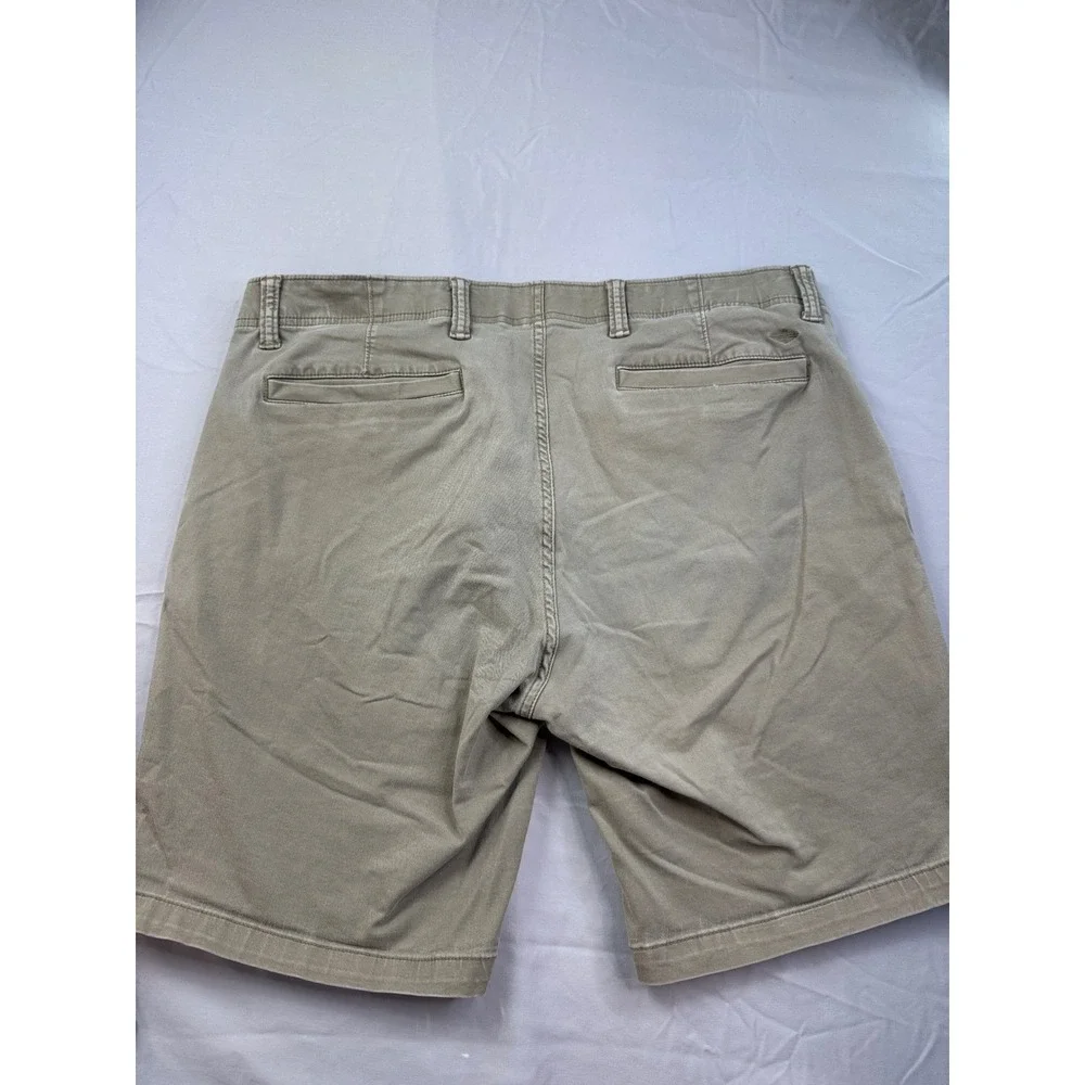 Dockers Mens Ultimate Chino Shorts Khaki Tan Stretch Flat Front‎ Size 38 x 9